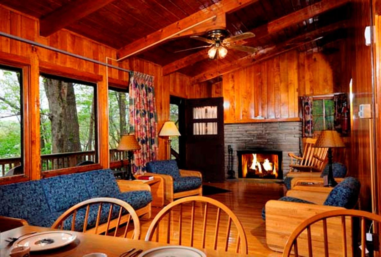 Tygart Lake Lodge Grafton Habitación foto